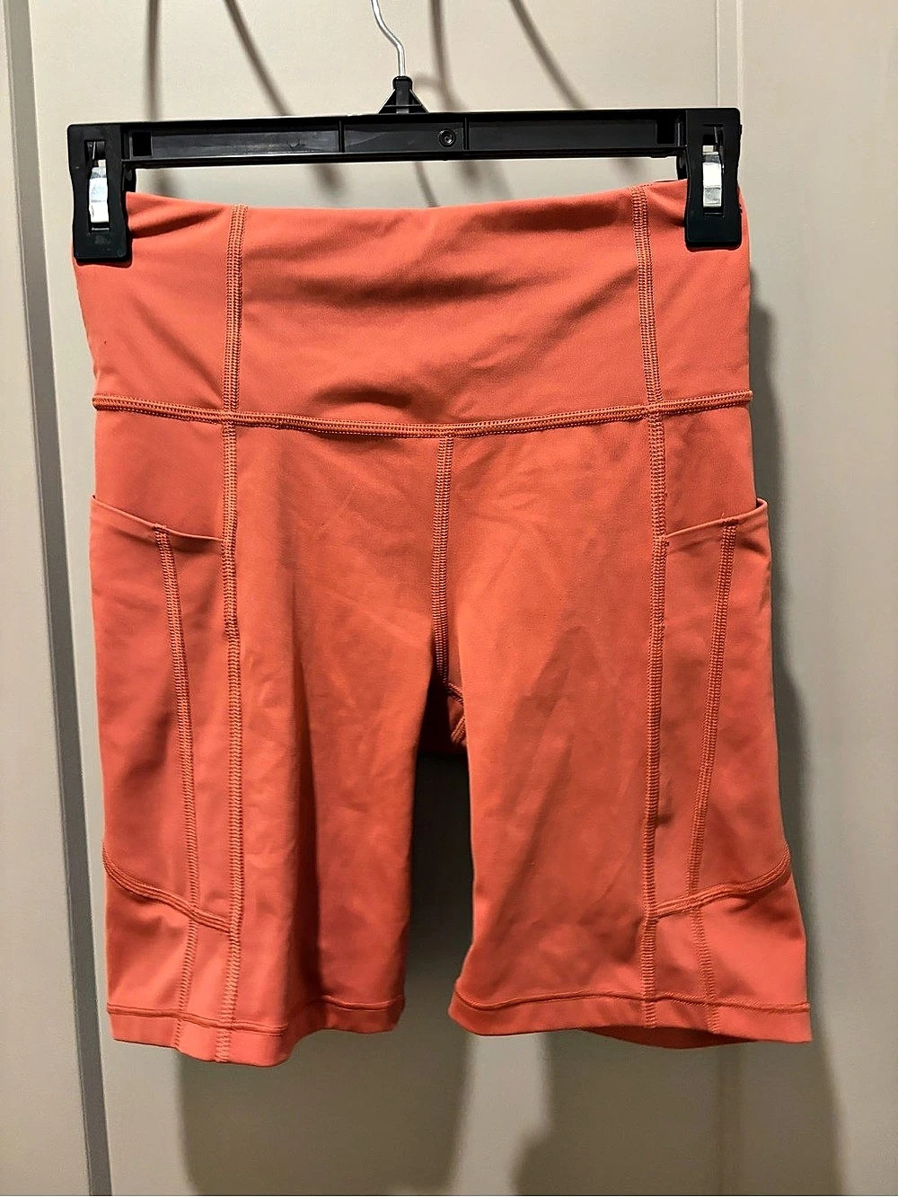 Athleta Ultimate Stash II 7” Short Women's Athletic Shorts Like New